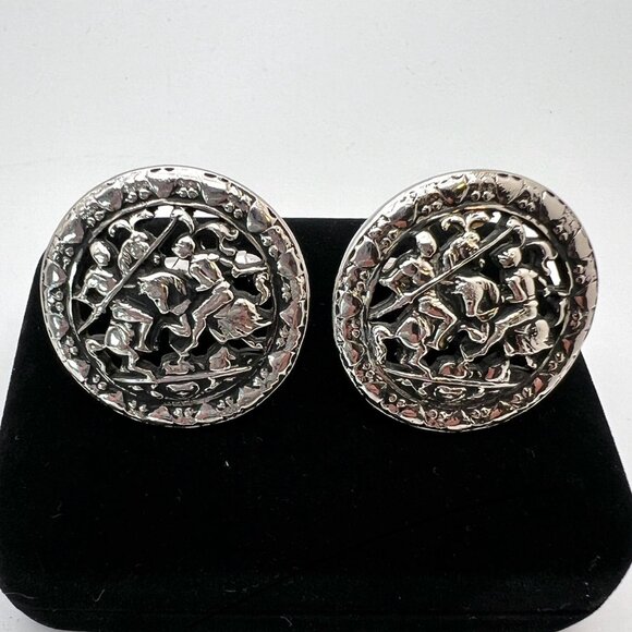 Medieval Renaissance Scene Cuff Links - Picture 3 of 5